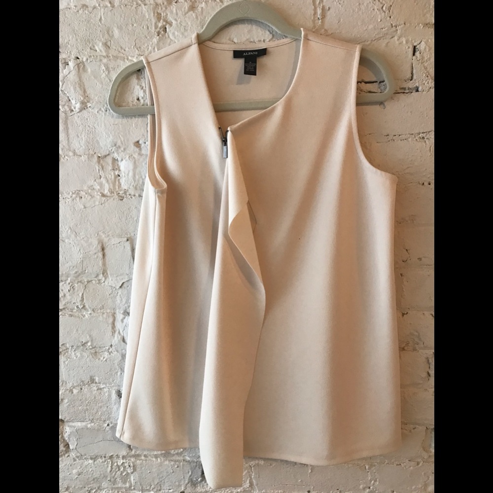 🔴 3/$30 ALFANI flutter zipper blouse size Small